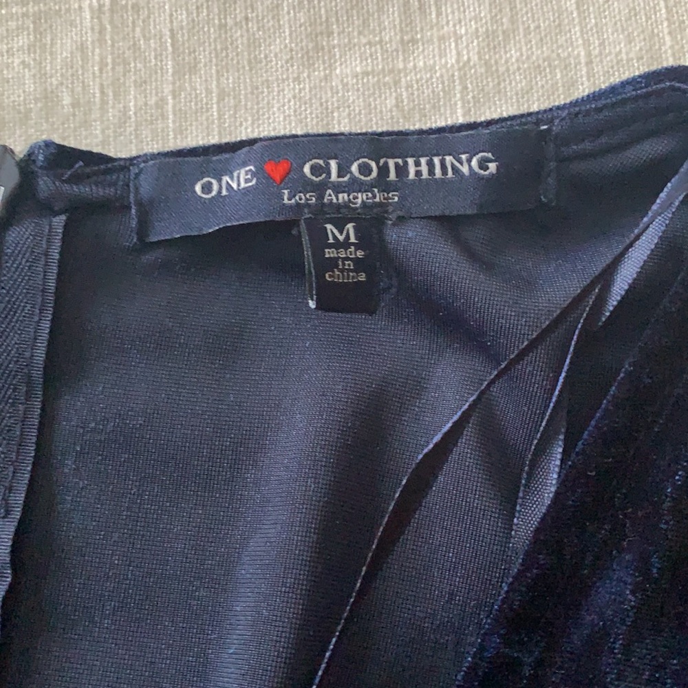 Blue velvet romper- size medium - Picture 5 of 6
